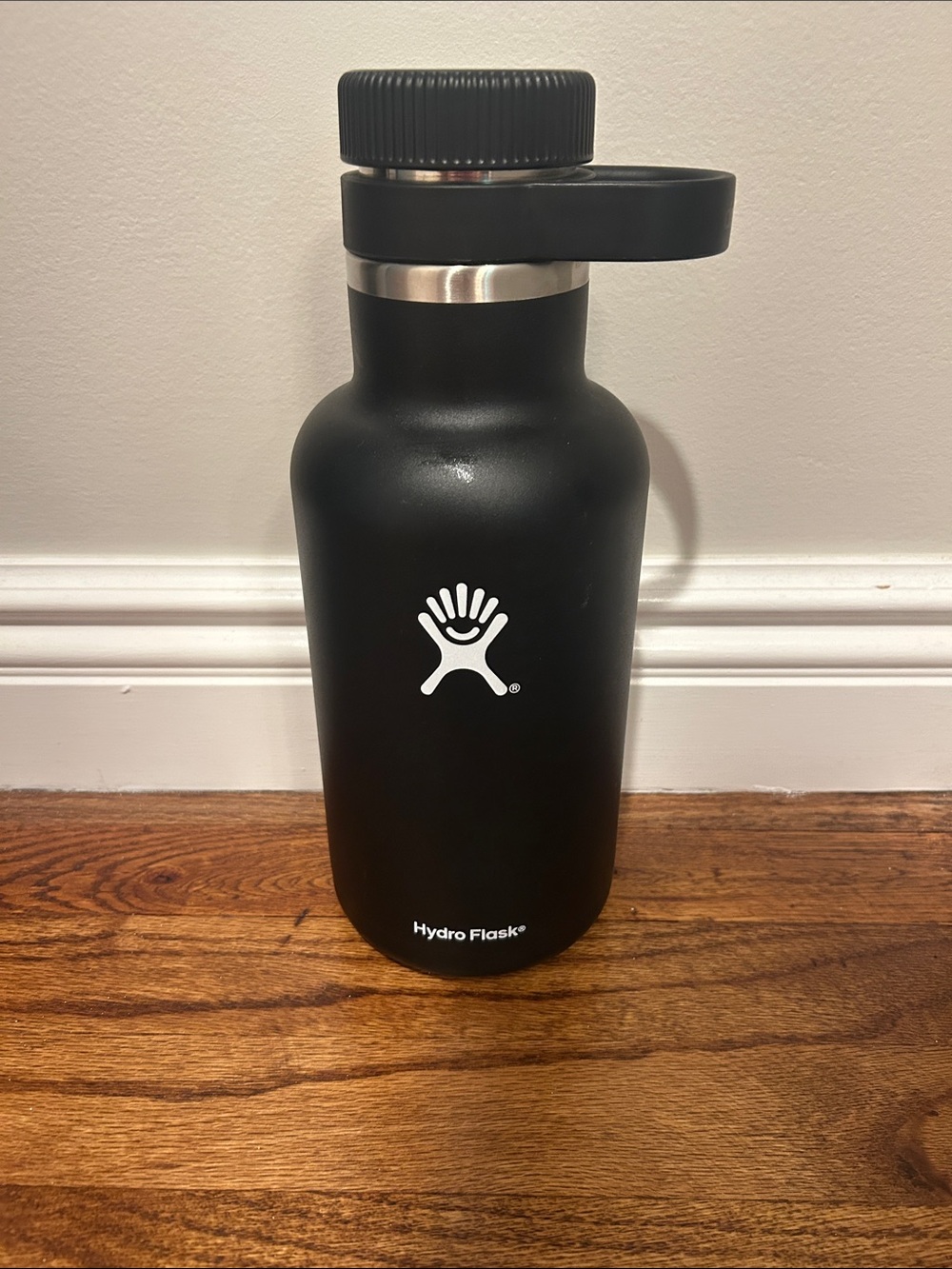 Hydro Flask 64oz Growler
